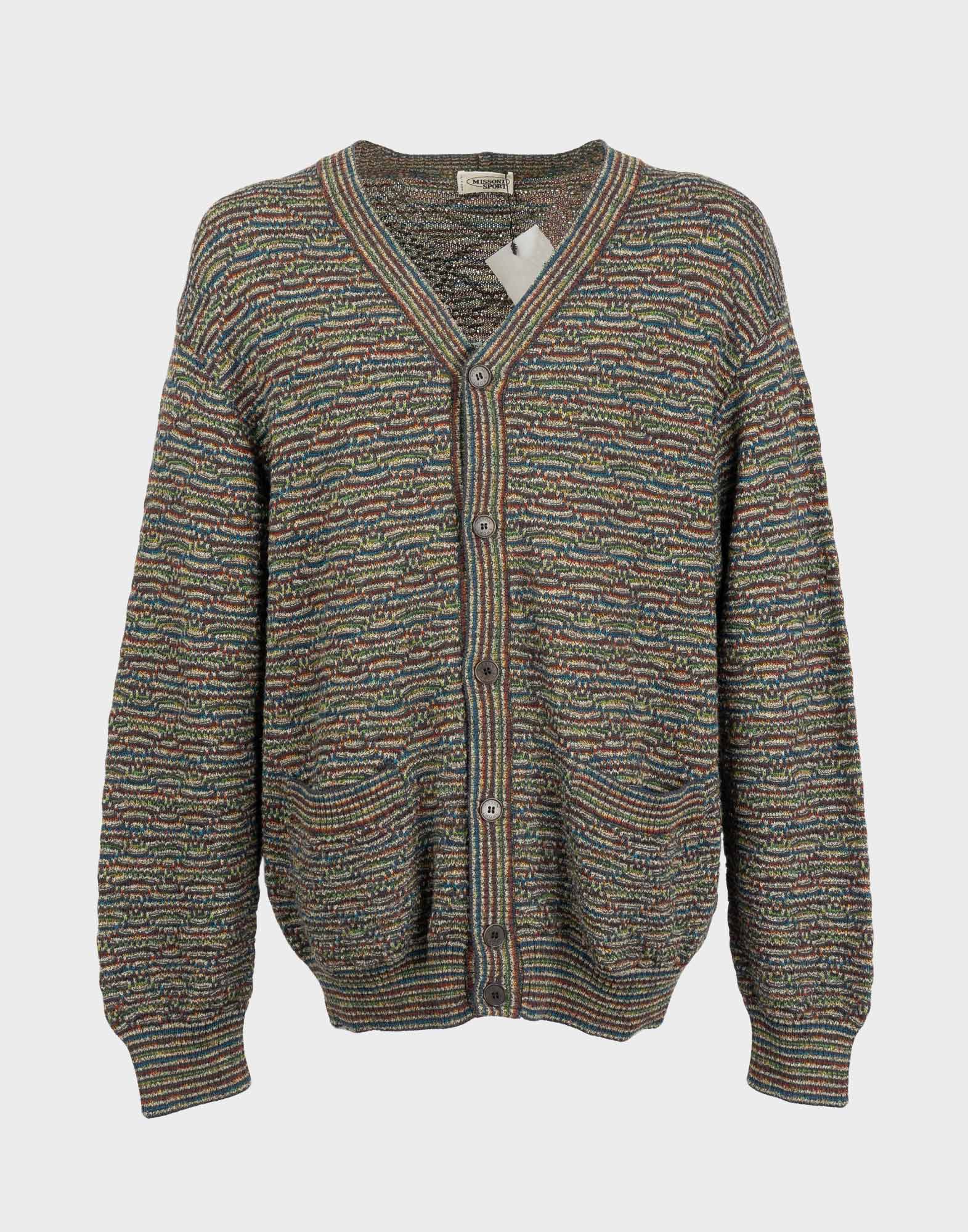 cardigan colorato da uomo firmato missoni con scollo a v, due tasche sul davanti, chiusura con bottoni