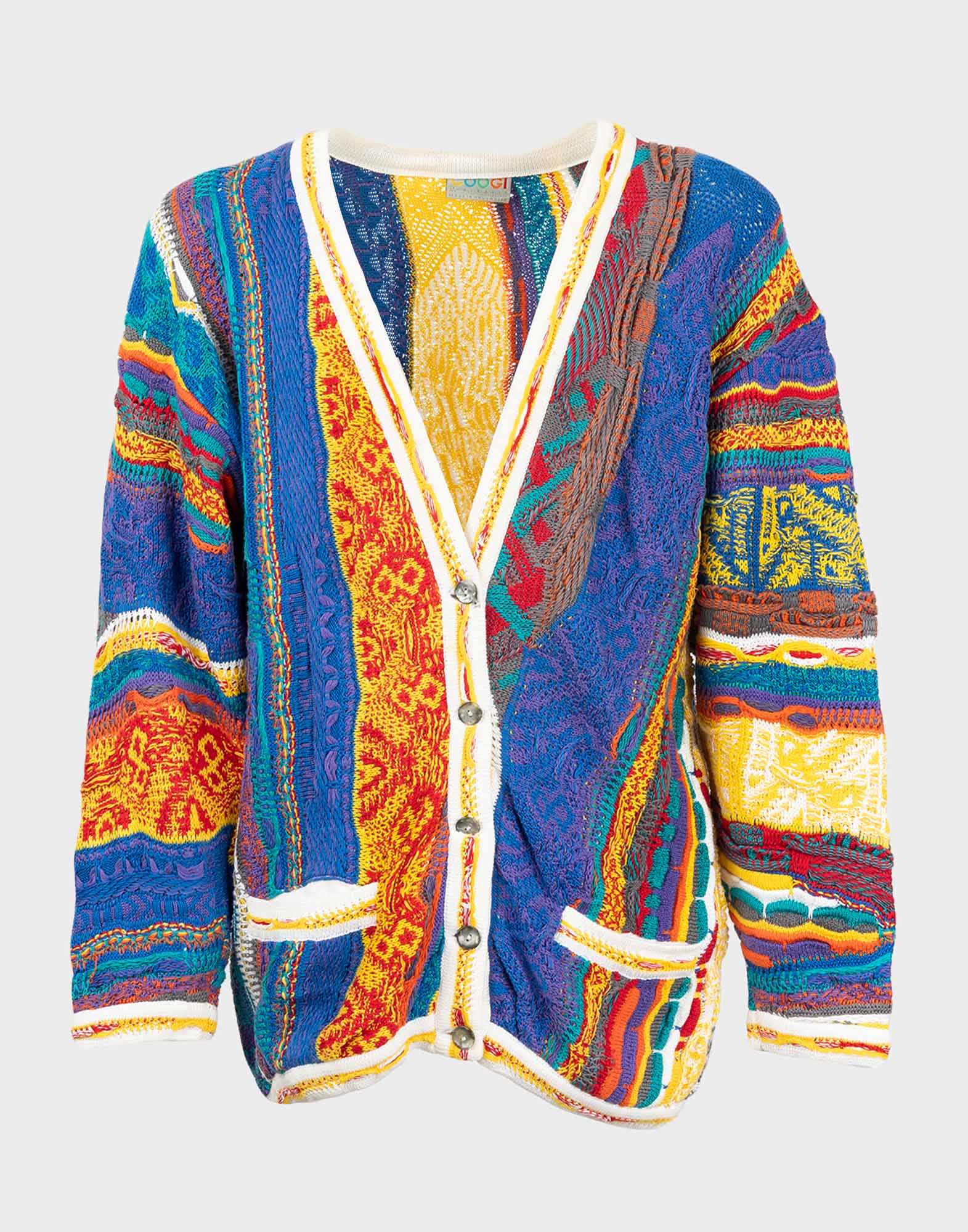 cardigan da uomo in cotone con fantasia multicolore blu, giallo, rosso, con scollo a V bianco, due tasche piccole sul davanti.